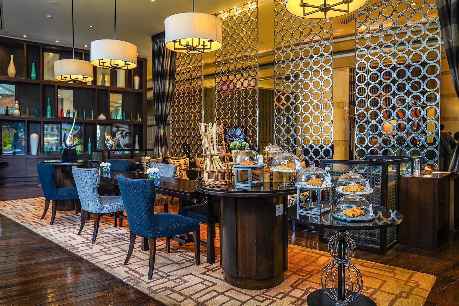 Hilton Bangkok Grande Asoke Hotel Buitenkant foto