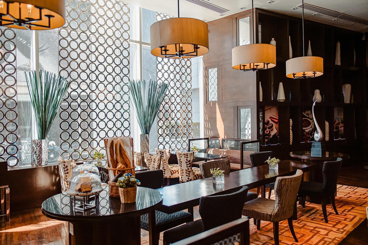Hilton Bangkok Grande Asoke Hotel Buitenkant foto